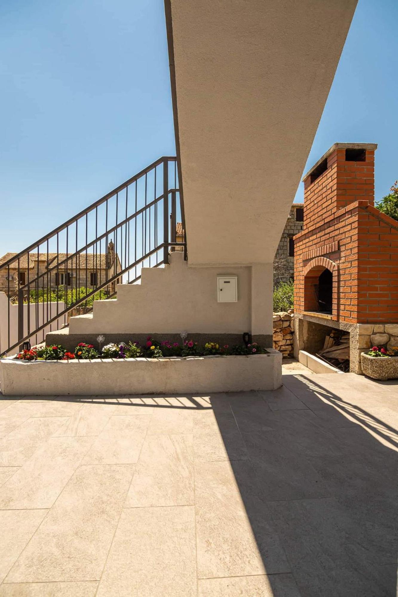Apartment Karla Комижа Экстерьер фото