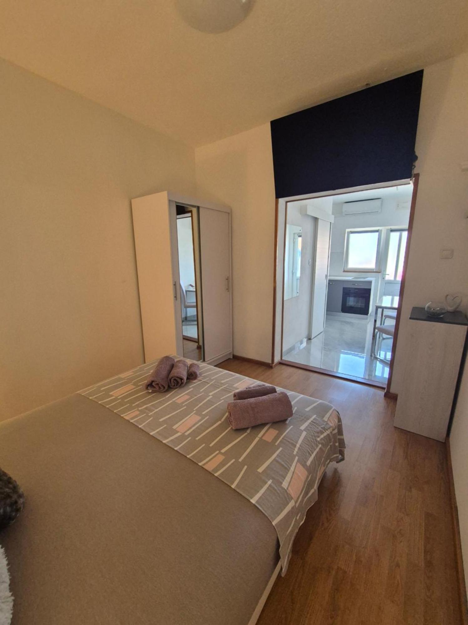 Apartment Karla Комижа Экстерьер фото